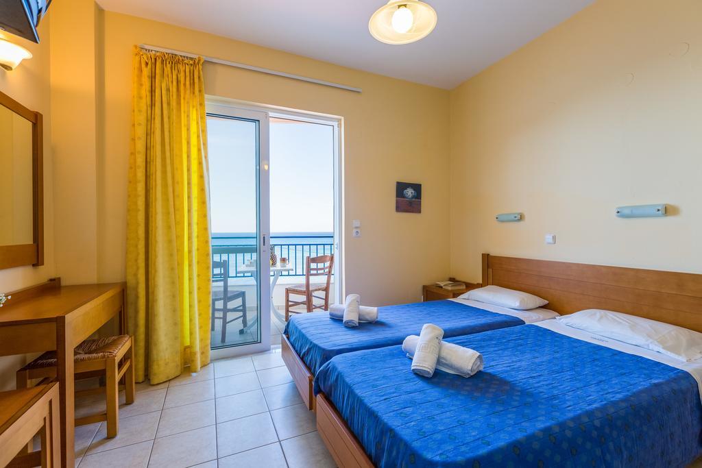Atlantis Aparthotel Плакиас Екстериор снимка