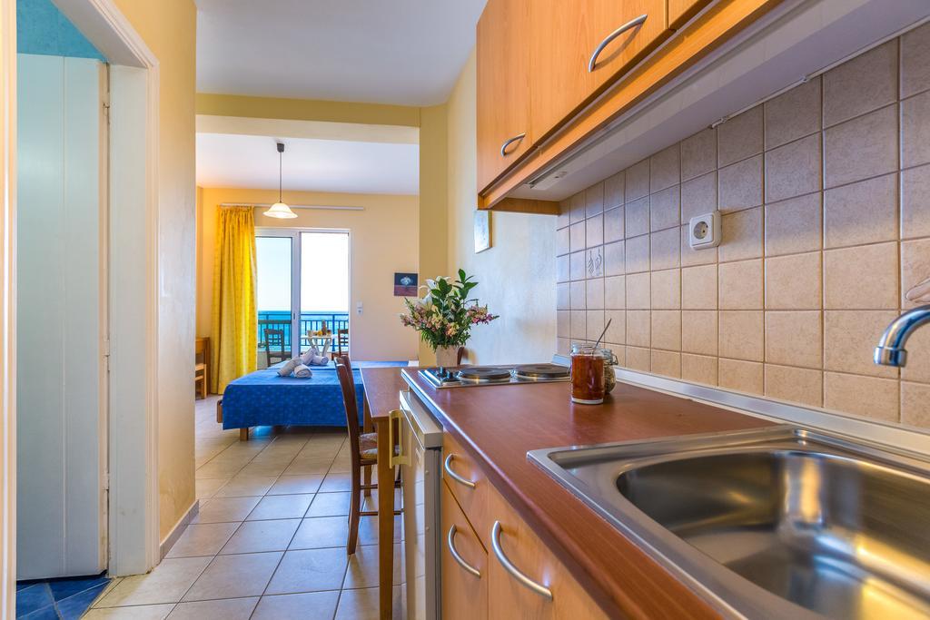 Atlantis Aparthotel Плакиас Екстериор снимка